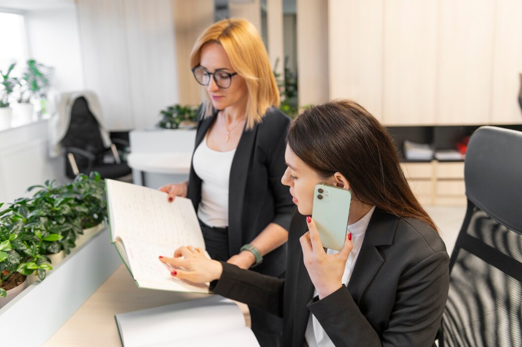 mujeres negocios empoderadas oficina 23 2149279575